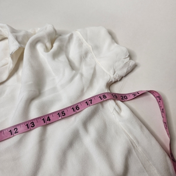 SIM & Sam Women's Size Small White Blouse Button Back - Picture 3 of 7